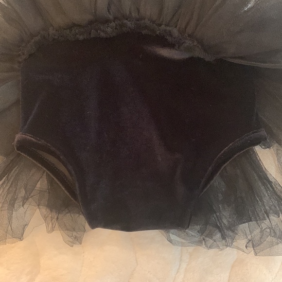 Plum NYC velvet leotard with tutu in black size 1 year - Picture 6 of 6